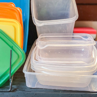 Verfärbte Tupperware? Diese Hausmittel helfen!