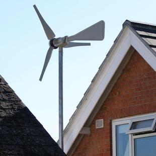 Windkraft für Zuhause: Besser als Photovoltaik?