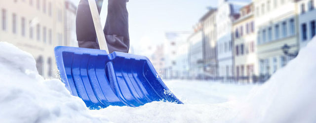 Richtig Schnee räumen: 4 Tipps für den Winterdienst