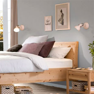 Zirbenholz: Darum ist seine Wirkung ideal fürs Schlafzimmer